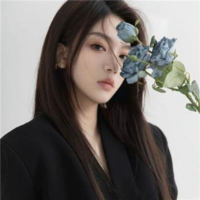 夺回人生后，被冷面男配宠翻